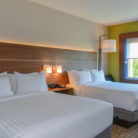 Holiday Inn Express & Suites Raleigh Airport - Brier Creek By Ihg Екстериор снимка