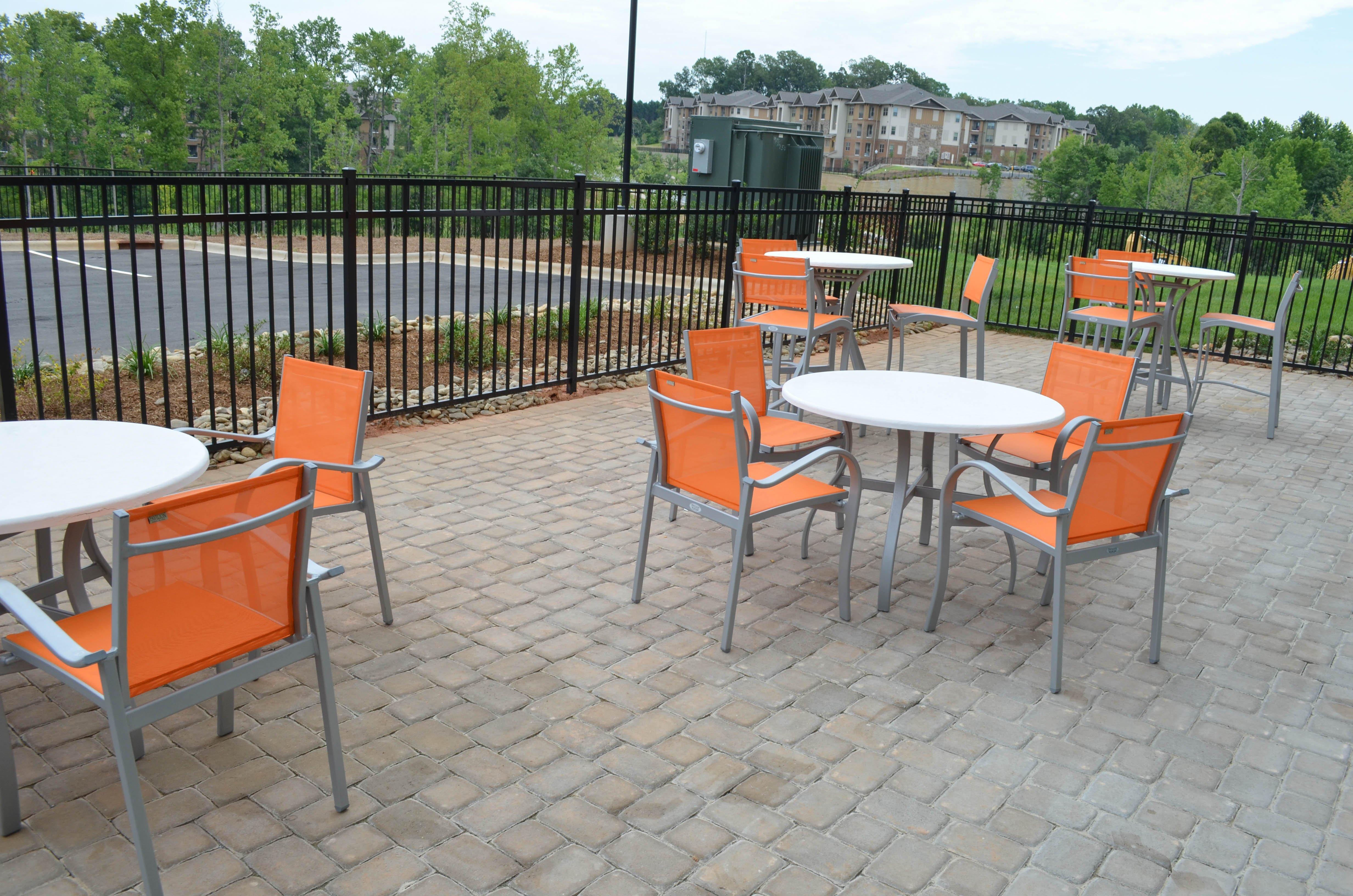 Holiday Inn Express & Suites Raleigh Airport - Brier Creek By Ihg Екстериор снимка