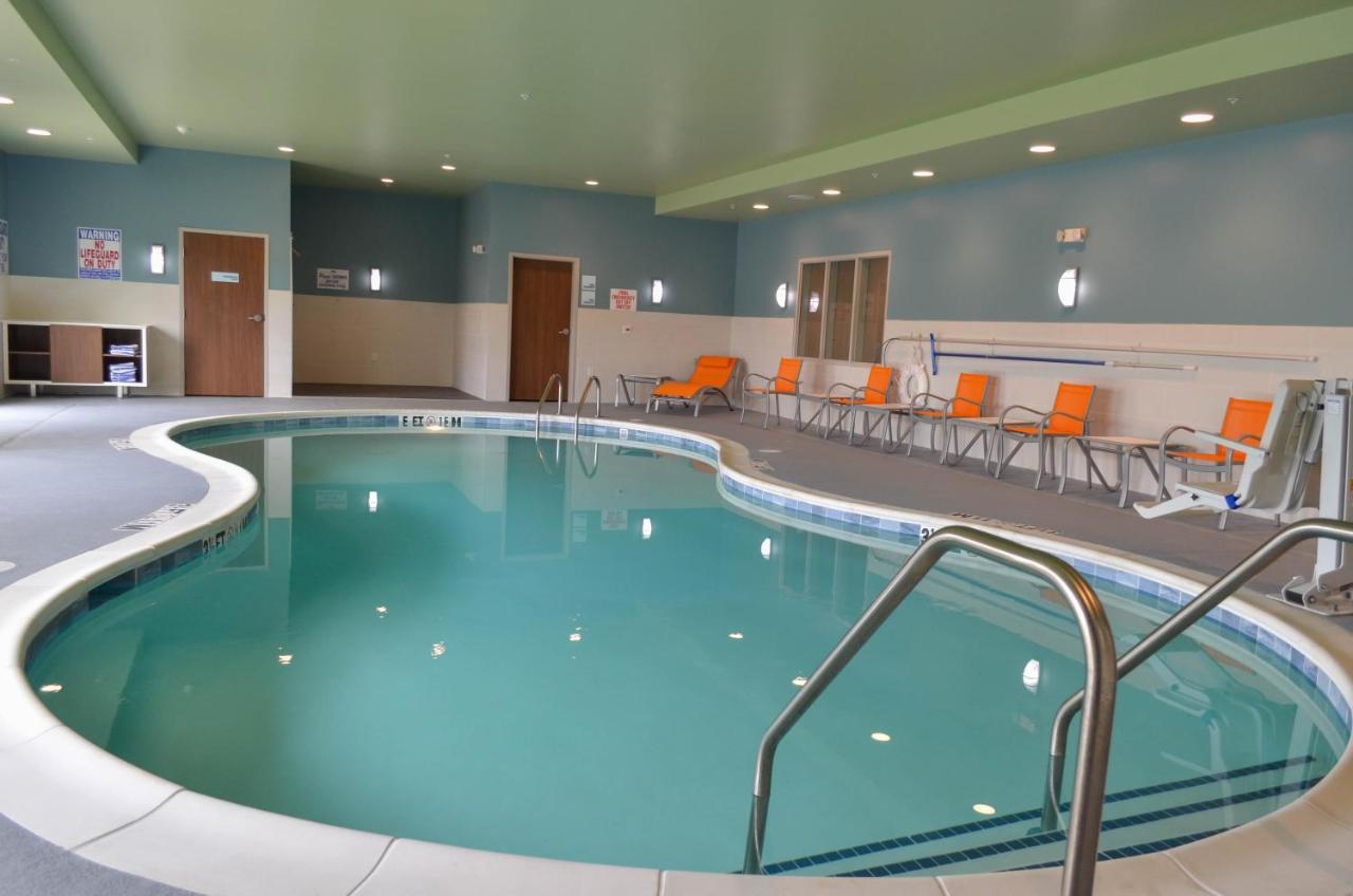 Holiday Inn Express & Suites Raleigh Airport - Brier Creek By Ihg Екстериор снимка